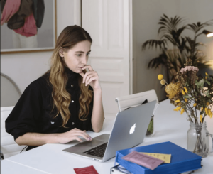 woman-with-laptop